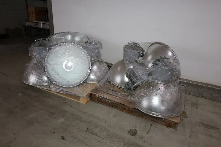 7 x Lampen Durchmesser: 69 cm